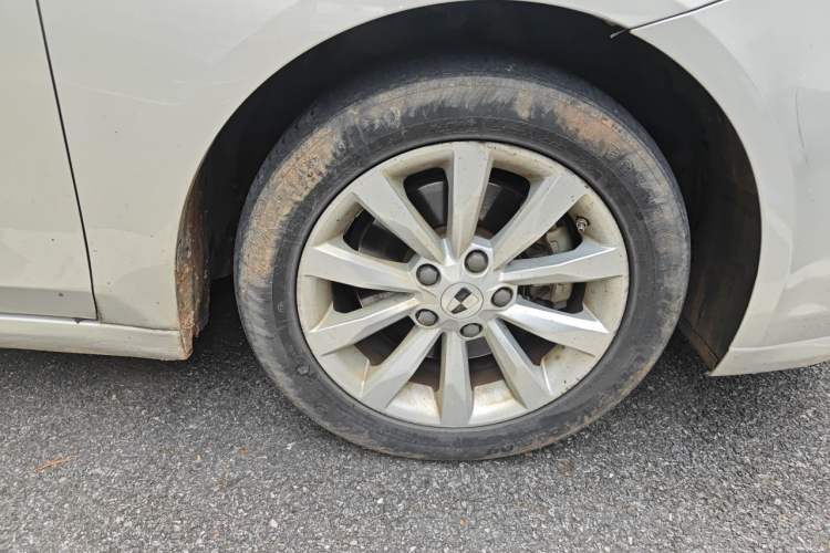 Used Roewe i6 New Energy 2017 45T Hybrid Connect & Smart Enjoyment Edition Right Front Wheel Hub