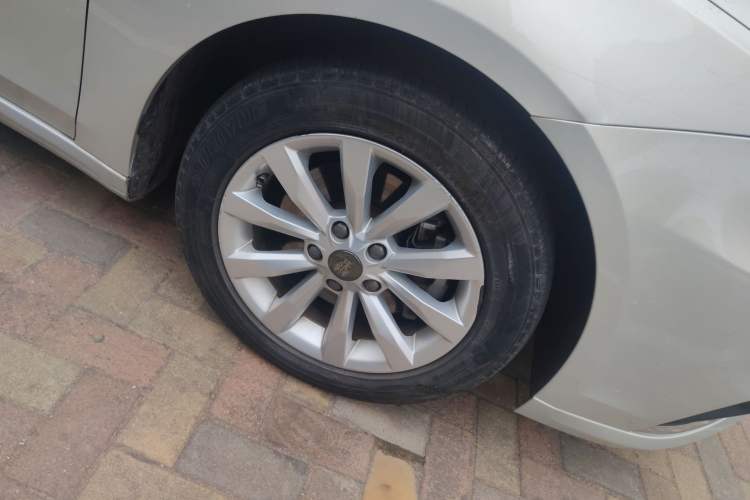 Used Roewe i6 New Energy 2017 45T Hybrid Connect & Smart Enjoyment Edition Right Front Wheel Hub