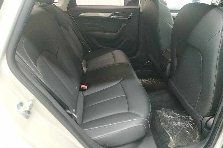 Used Roewe i6 New Energy 2017 45T Hybrid Connect & Smart Enjoyment Edition Right Rear Seat