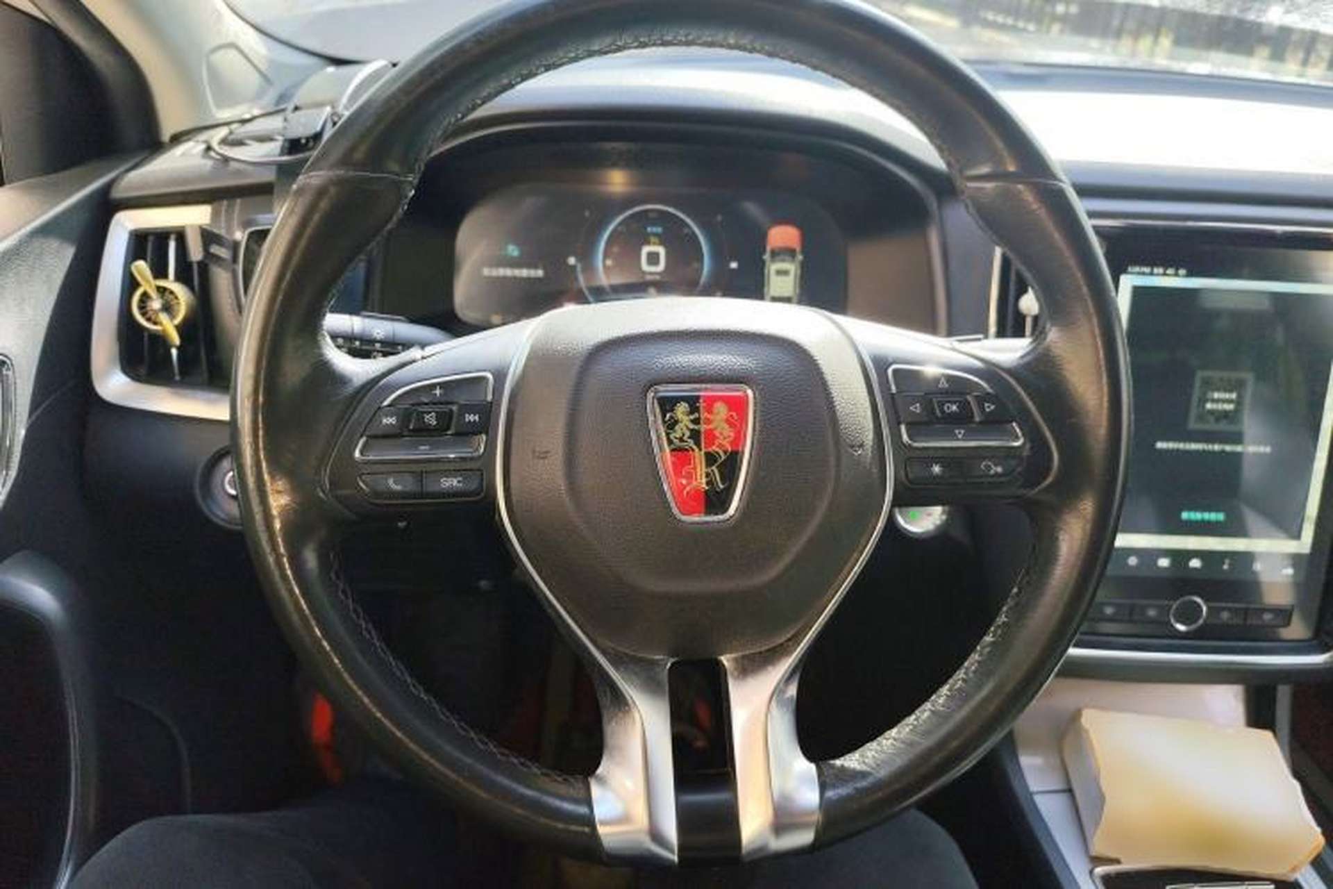 Used Roewe i6 New Energy 2017 45T Hybrid Connect & Smart Enjoyment Edition Steering Wheel