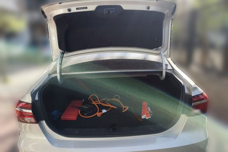 Used Roewe i6 New Energy 2017 45T Hybrid Connect & Smart Enjoyment Edition Trunk