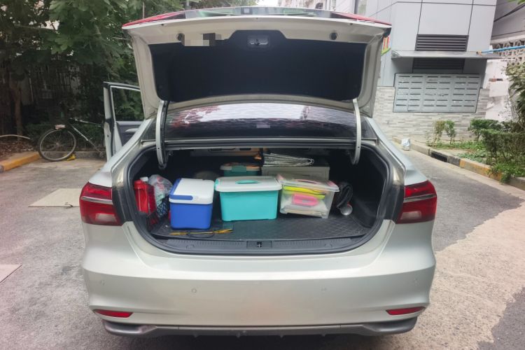 Used Roewe i6 New Energy 2017 45T Hybrid Connect & Smart Enjoyment Edition Trunk