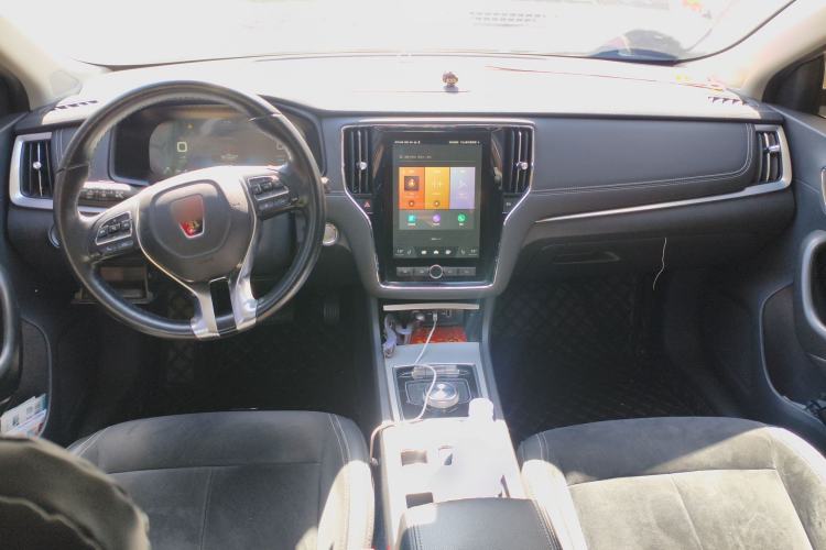 Used Roewe i6 New Energy 2017 45T Hybrid Connective Smart Luxury Edition Center Console