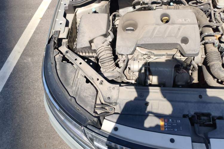 Used Roewe i6 New Energy 2017 45T Hybrid Connective Smart Luxury Edition Engine Bay Right