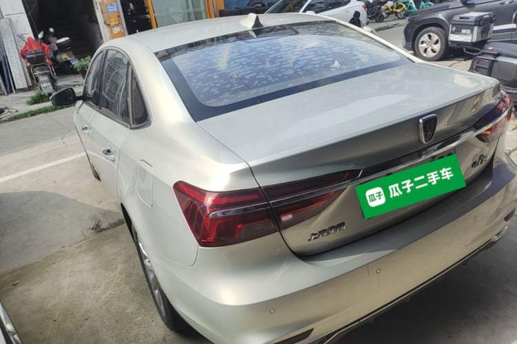 Used Roewe i6 New Energy 2017 45T Hybrid Connect & Smart Enjoyment Edition Exterior 2