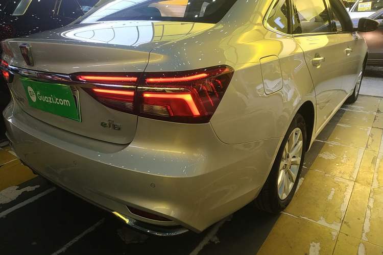 Used Roewe i6 New Energy 2017 45T Hybrid Connect & Smart Enjoyment Edition Exterior 6