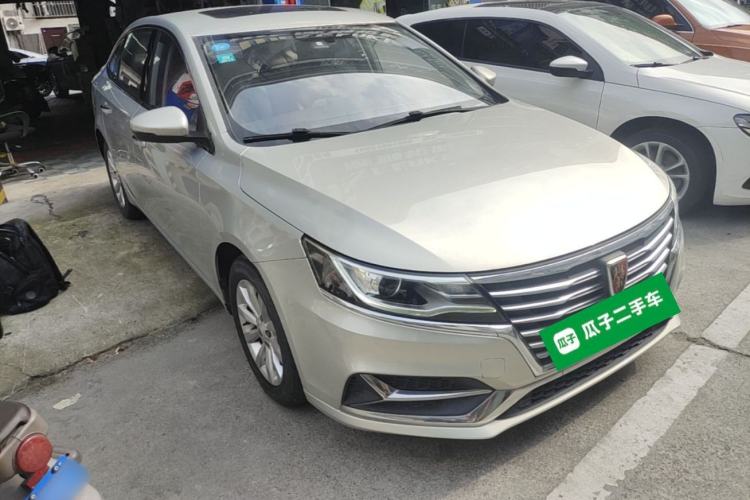 Used Roewe i6 New Energy 2017 45T Hybrid Connect & Smart Enjoyment Edition Front Right 45 Deg