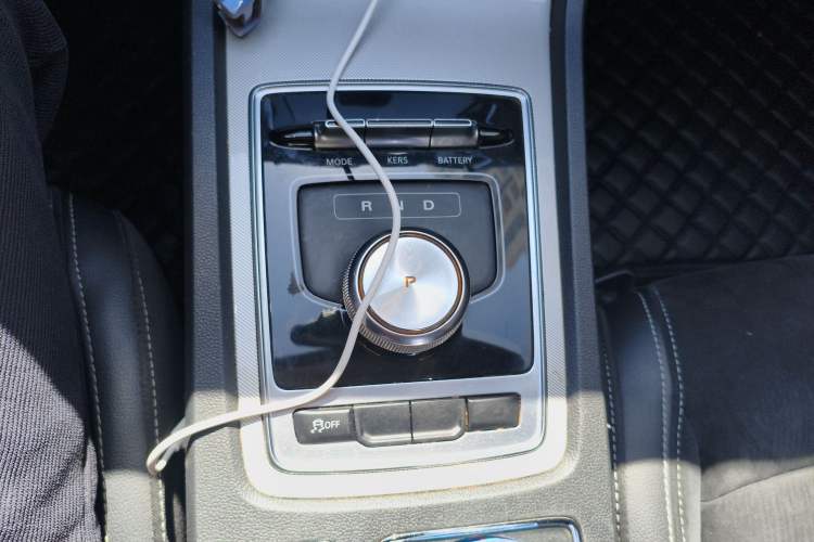 Used Roewe i6 New Energy 2017 45T Hybrid Connective Smart Luxury Edition Gear Lever