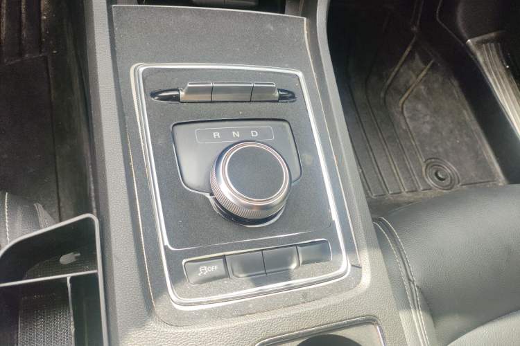 Used Roewe i6 New Energy 2017 45T Hybrid Connect & Smart Enjoyment Edition Gear Lever