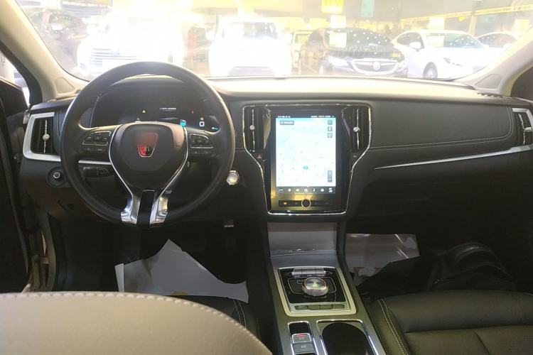 Used Roewe i6 New Energy 2017 45T Hybrid Connect & Smart Enjoyment Edition Interior 2