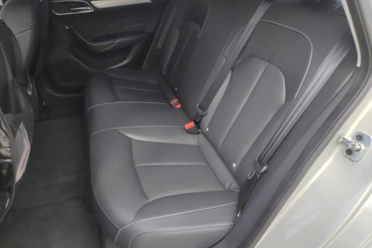 Used Roewe i6 New Energy 2017 45T Hybrid Connect & Smart Enjoyment Edition Left Rear Seat
