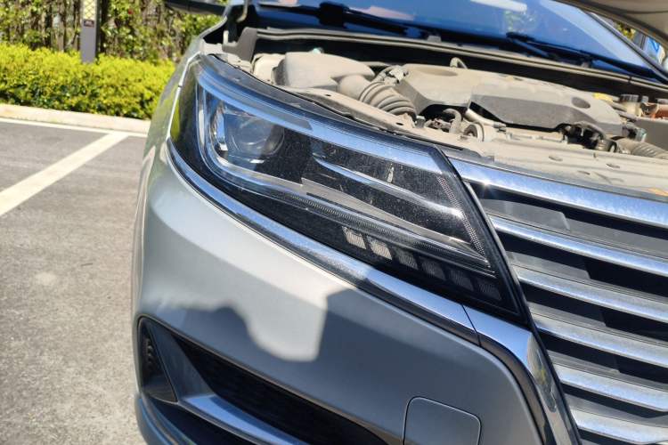 Used Roewe i6 New Energy 2017 45T Hybrid Connective Smart Luxury Edition Right Front Headlight