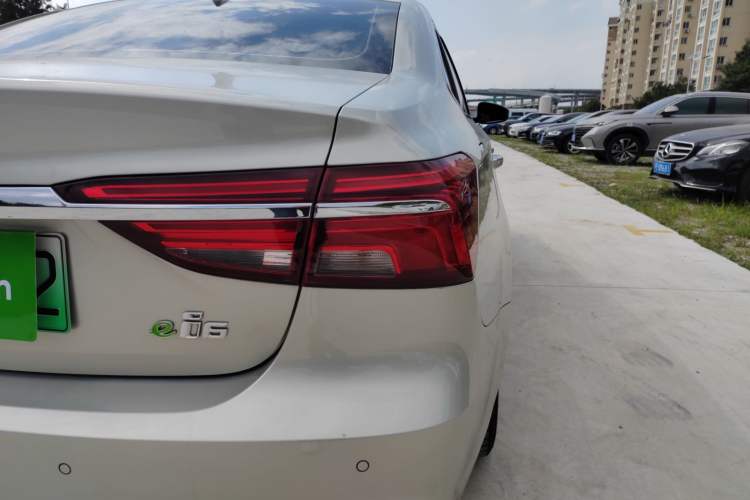 Used Roewe i6 New Energy 2017 45T Hybrid Connect & Smart Enjoyment Edition Right Rear Taillight