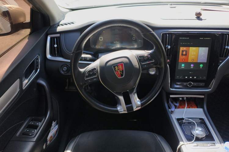 Used Roewe i6 New Energy 2017 45T Hybrid Connective Smart Luxury Edition Steering Wheel