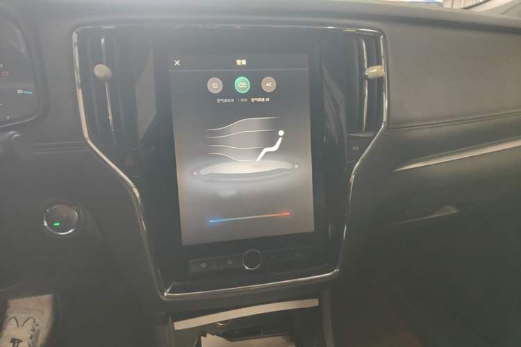 Used Roewe i6 New Energy 2017 45T Hybrid Connect & Smart Enjoyment Edition Audio And AC Panel