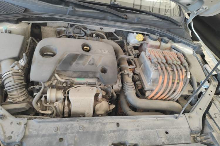 Used Roewe i6 New Energy 2017 45T Hybrid Connect & Smart Enjoyment Edition Engine Bay