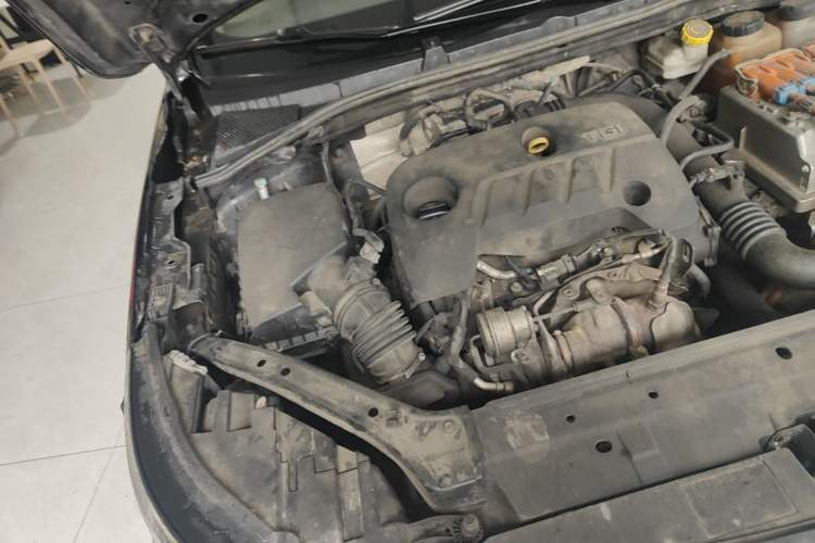 Used Roewe i6 New Energy 2017 45T Hybrid Connect & Smart Enjoyment Edition Engine Bay Right