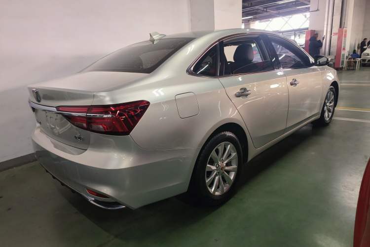 Used Roewe i6 New Energy 2017 45T Hybrid Connect & Smart Enjoyment Edition Exterior 4