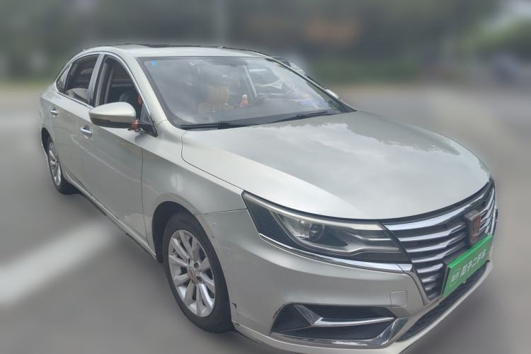 Used Roewe i6 New Energy 2017 45T Hybrid Connect & Smart Enjoyment Edition Front Right 45 Deg