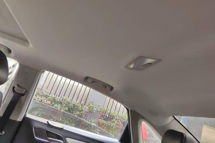 Used Roewe i6 New Energy 2017 45T Hybrid Connect & Smart Enjoyment Edition Headliner