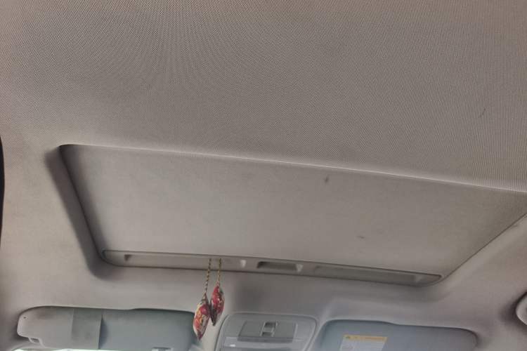 Used Roewe i6 New Energy 2017 45T Hybrid Connect & Smart Enjoyment Edition Headliner