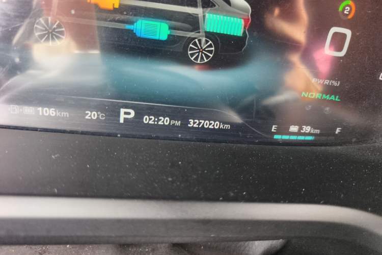 Used Roewe i6 New Energy 2017 45T Hybrid Connect & Smart Enjoyment Edition Odometer Close Up