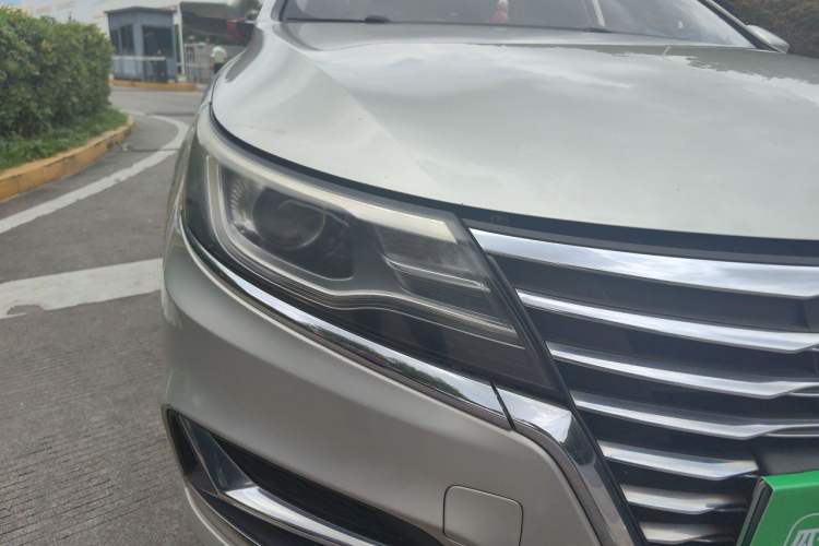 Used Roewe i6 New Energy 2017 45T Hybrid Connect & Smart Enjoyment Edition Right Front Headlight
