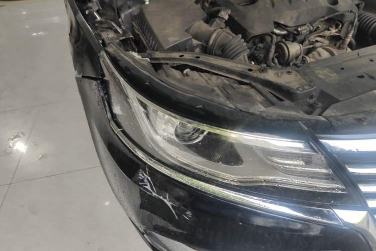 Used Roewe i6 New Energy 2017 45T Hybrid Connect & Smart Enjoyment Edition Right Front Headlight