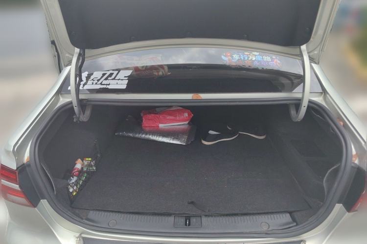 Used Roewe i6 New Energy 2017 45T Hybrid Connect & Smart Enjoyment Edition Trunk