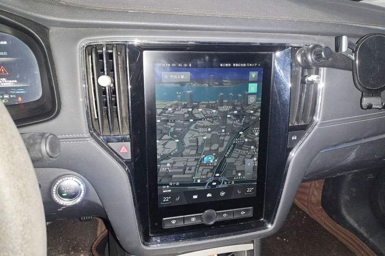 Used Roewe i6 New Energy 2017 45T Hybrid Connective Smart Luxury Edition Audio And AC Panel