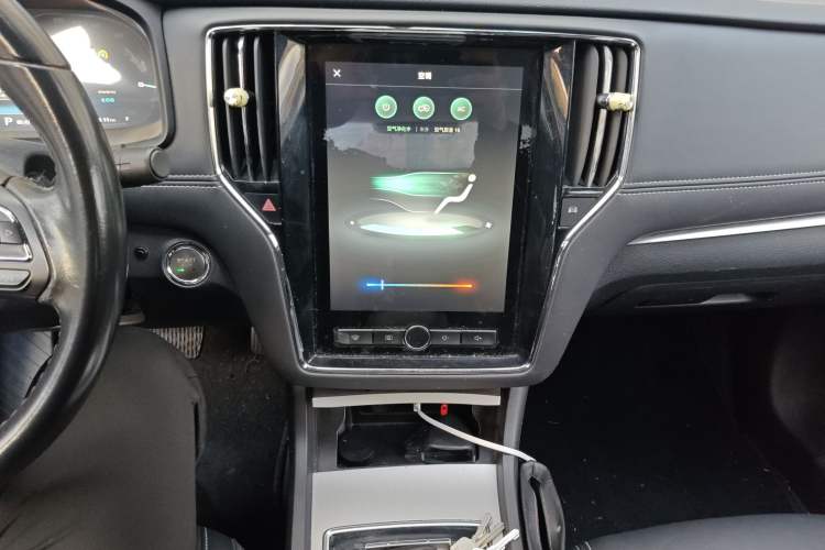 Used Roewe i6 New Energy 2017 45T Hybrid Connect & Smart Enjoyment Edition Audio And AC Panel