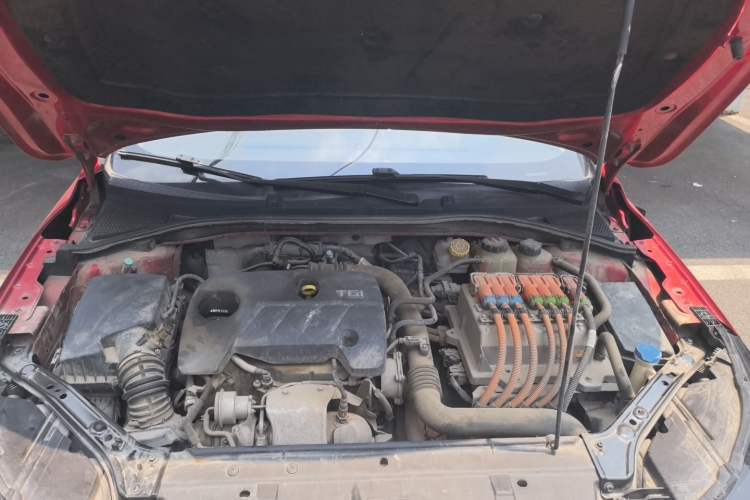Used Roewe i6 New Energy 2017 45T Hybrid Connective Smart Luxury Edition Engine Bay