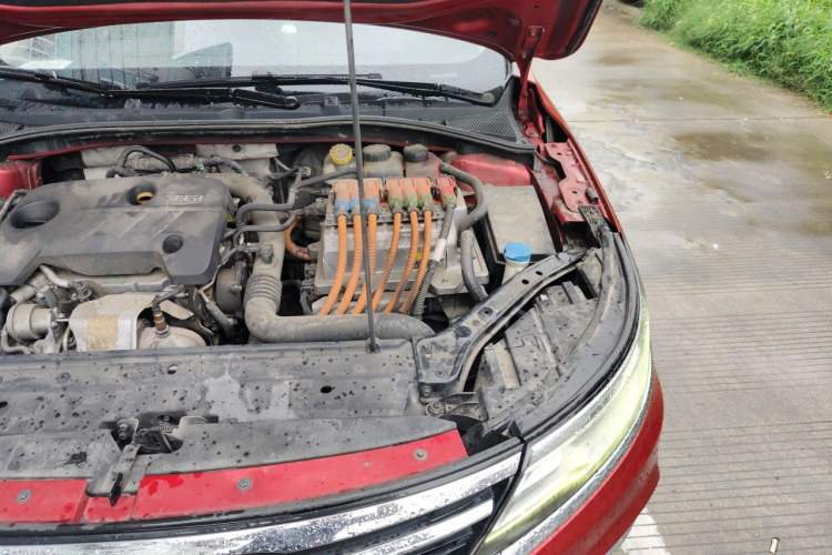 Used Roewe i6 New Energy 2017 45T Hybrid Connect & Smart Enjoyment Edition Engine Bay Left