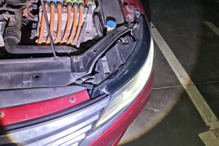 Used Roewe i6 New Energy 2017 45T Hybrid Connect & Smart Enjoyment Edition Engine Bay Left