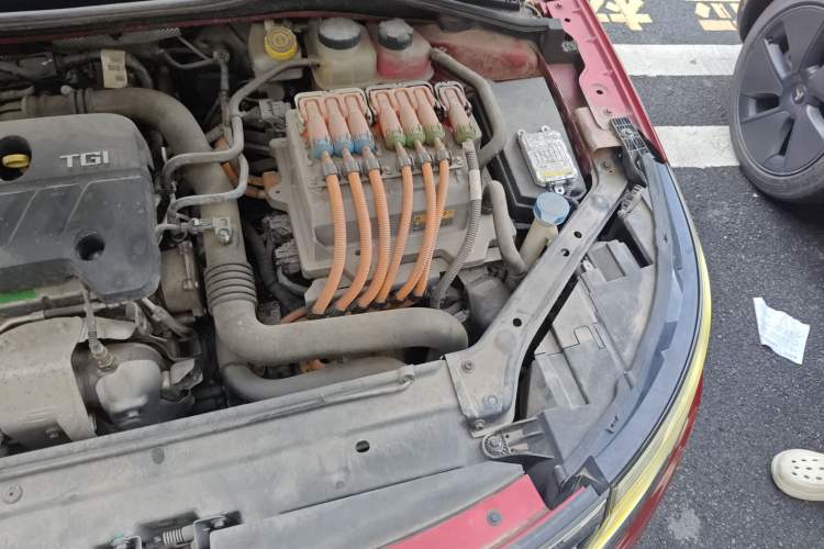 Used Roewe i6 New Energy 2017 45T Hybrid Connect & Smart Enjoyment Edition Engine Bay Left