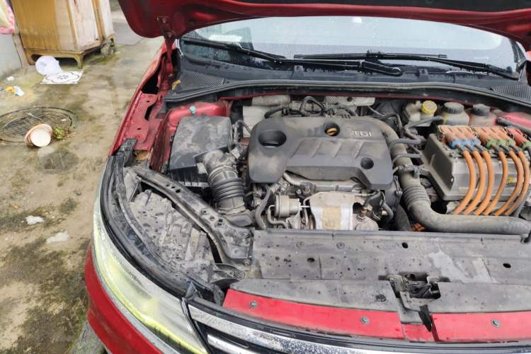 Used Roewe i6 New Energy 2017 45T Hybrid Connect & Smart Enjoyment Edition Engine Bay Right