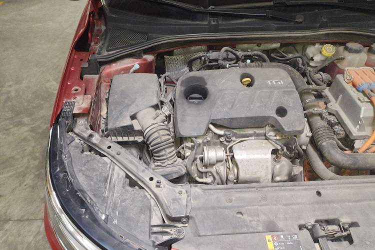 Used Roewe i6 New Energy 2017 45T Hybrid Connective Smart Luxury Edition Engine Bay Right