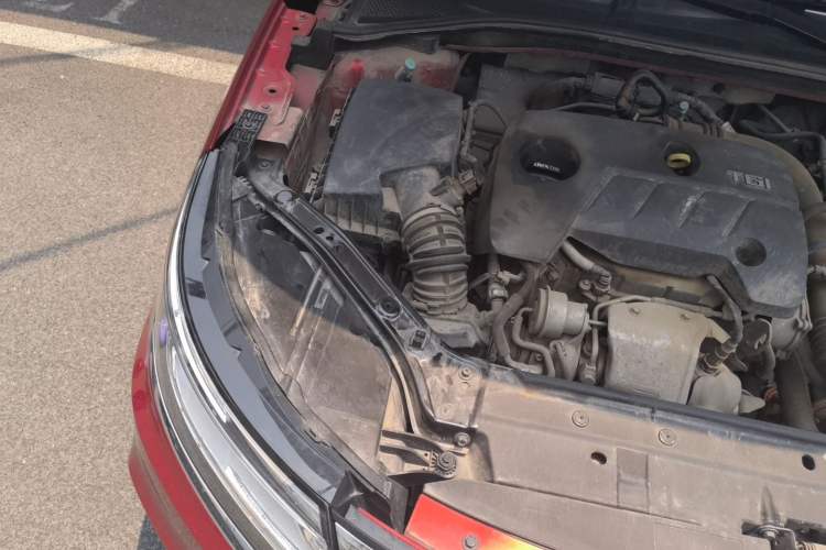 Used Roewe i6 New Energy 2017 45T Hybrid Connective Smart Luxury Edition Engine Bay Right