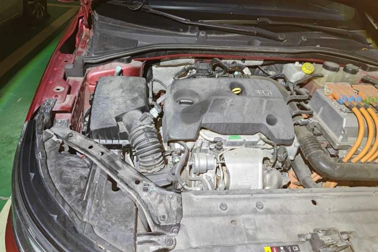 Used Roewe i6 New Energy 2017 45T Hybrid Connect & Smart Enjoyment Edition Engine Bay Right