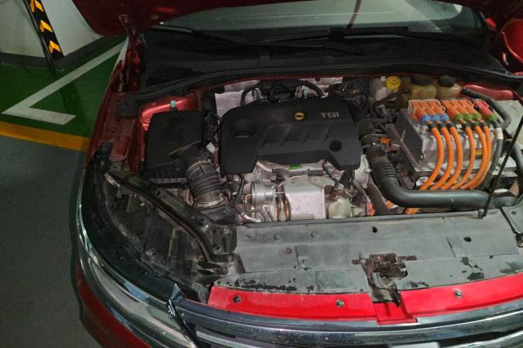 Used Roewe i6 New Energy 2017 45T Hybrid Connect & Smart Enjoyment Edition Engine Bay Right