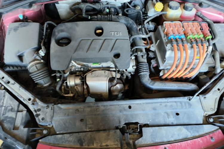 Used Roewe i6 New Energy 2017 45T Hybrid Connect & Smart Enjoyment Edition Engine Bay