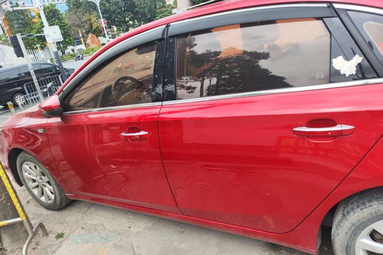 Used Roewe i6 New Energy 2017 45T Hybrid Connect & Smart Enjoyment Edition Exterior 3
