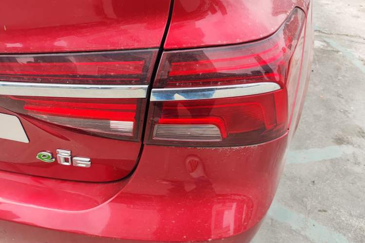 Used Roewe i6 New Energy 2017 45T Hybrid Connect & Smart Enjoyment Edition Exterior 6