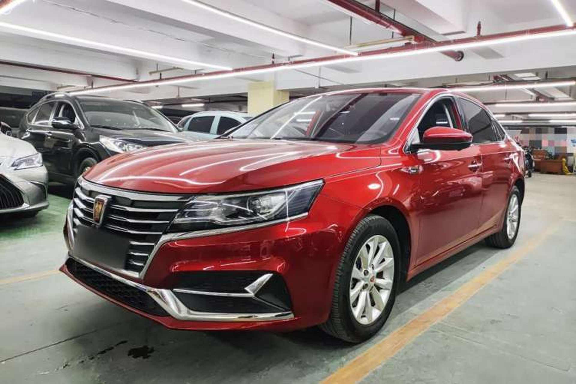 Used Roewe i6 New Energy 2017 45T Hybrid Connect & Smart Enjoyment Edition Front Left 45 Deg