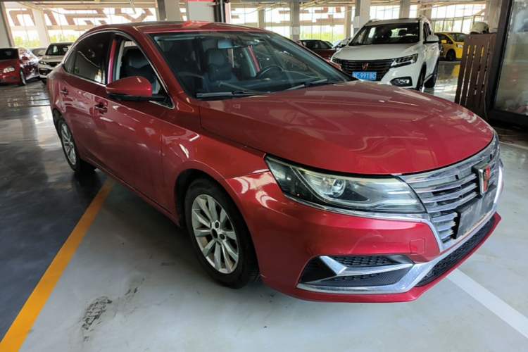 Used Roewe i6 New Energy 2017 45T Hybrid Connect & Smart Enjoyment Edition Front Right 45 Deg