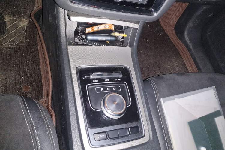 Used Roewe i6 New Energy 2017 45T Hybrid Connective Smart Luxury Edition Gear Lever