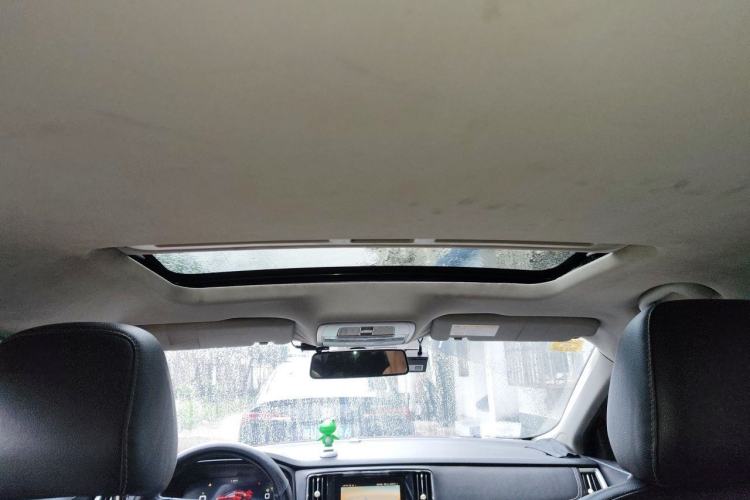 Used Roewe i6 New Energy 2017 45T Hybrid Connect & Smart Enjoyment Edition Headliner
