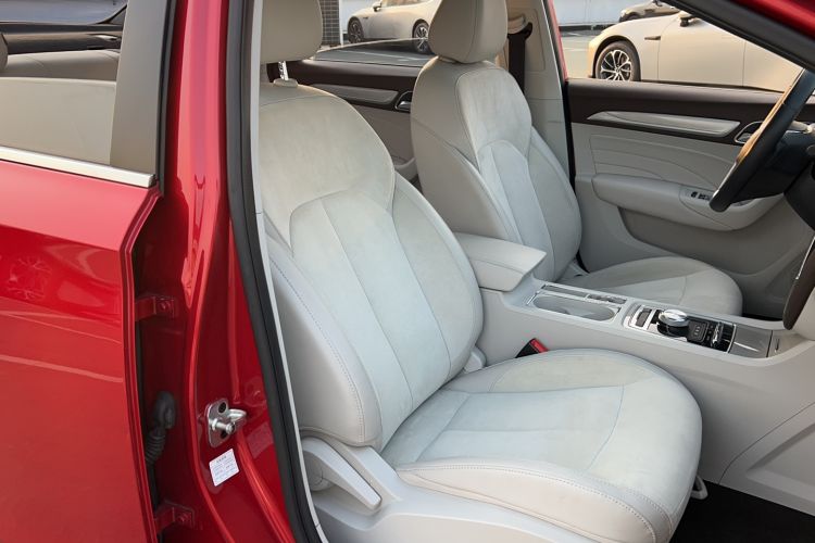 Used Roewe i6 New Energy 2017 45T Hybrid Connective Smart Luxury Edition Interior 12