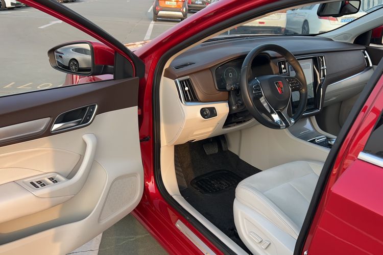 Used Roewe i6 New Energy 2017 45T Hybrid Connective Smart Luxury Edition Interior 2