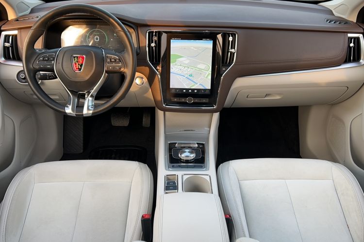 Used Roewe i6 New Energy 2017 45T Hybrid Connective Smart Luxury Edition Interior 3